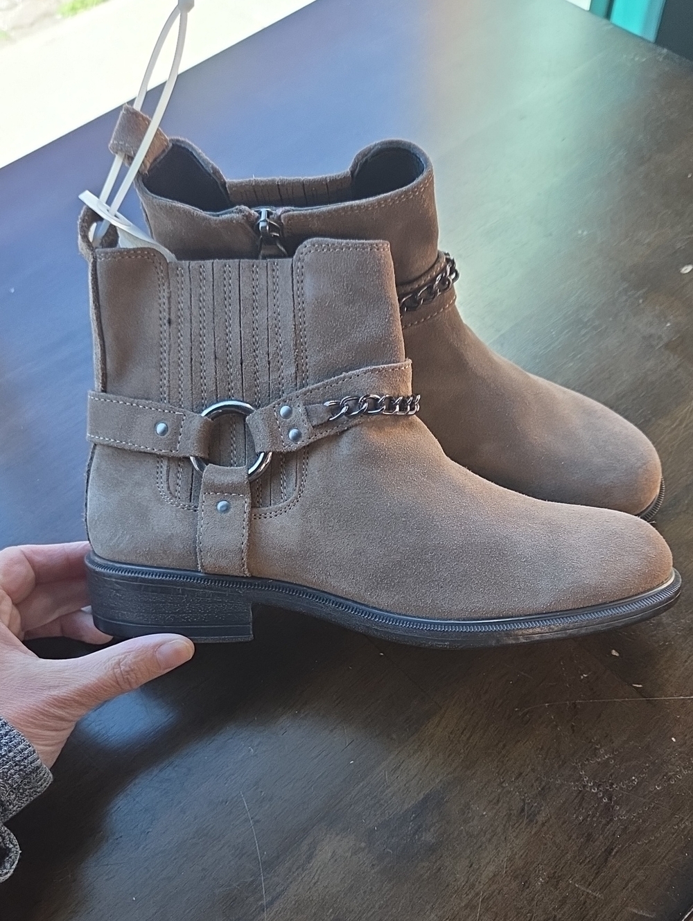 Geoz Size 7 Women's Taupe Suede Ankle Boots with Chain Detail NEW